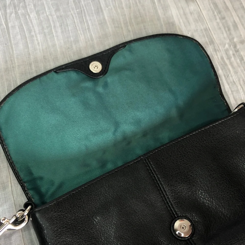 Vintage COACH black pebbled leather wristlet wallet w/ teal interior